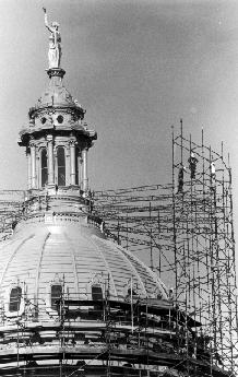 Photo of the capitol build being built