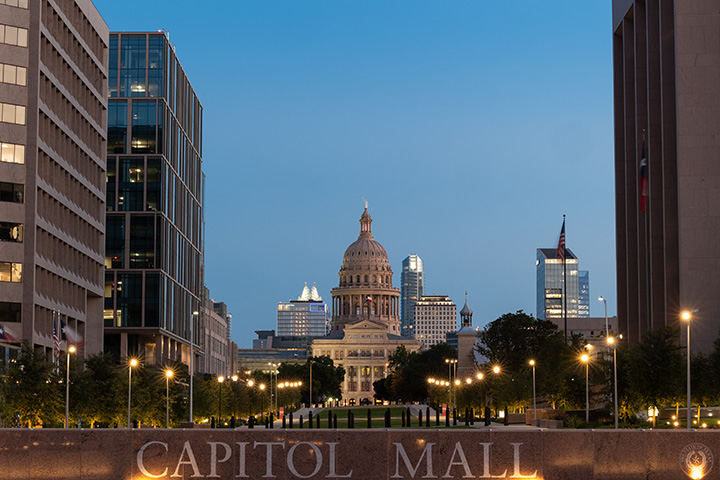 Photo of the capitol build as seen from the Capitol Mall
